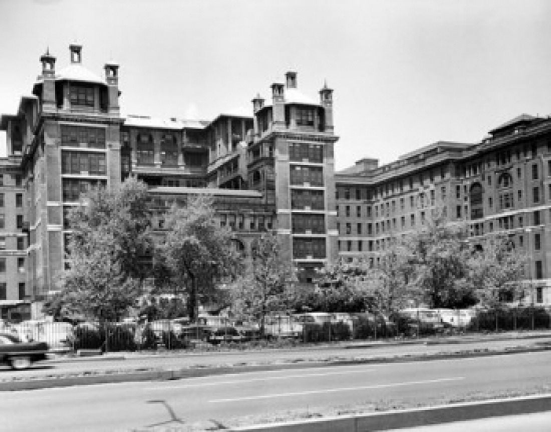 Facade of a hospital Bellevue Hospital Center New York City New York USA Canvas Art - (18 x 24)