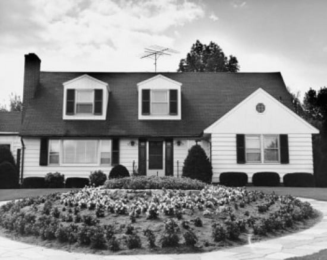 Facade of a house Canvas Art - (24 x 36)