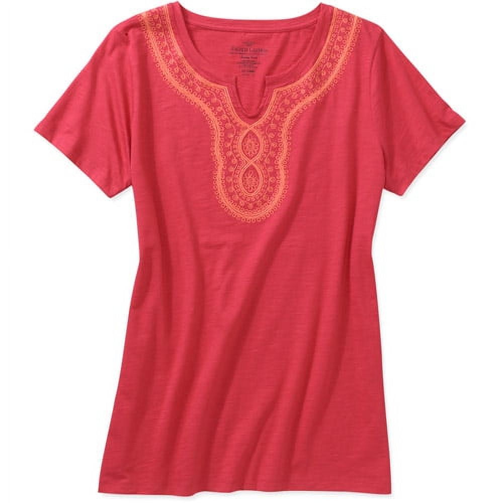 Faded Glory Women's Plus-Size Embellished Medallion Tee - Walmart.com