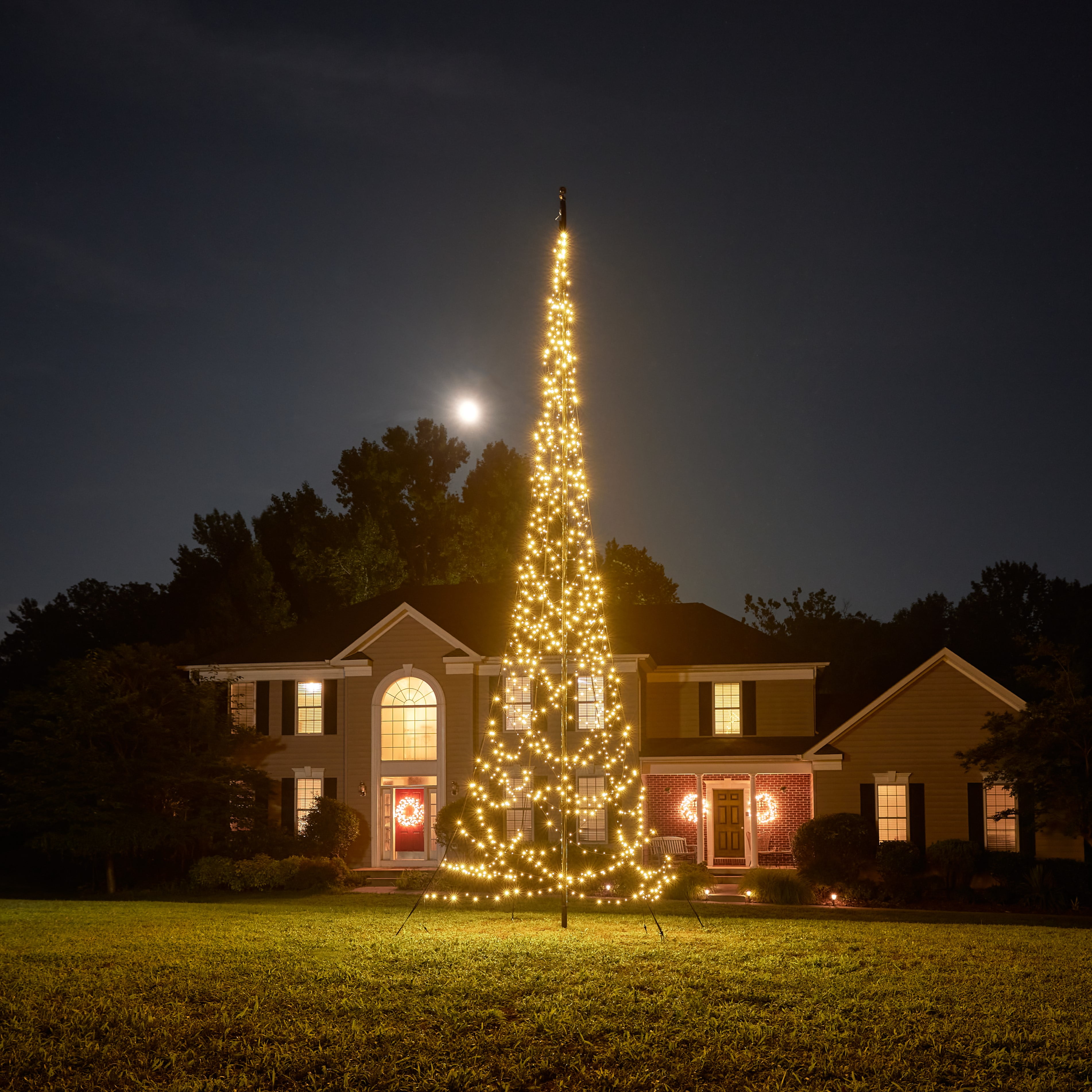 Fairybell Flagpole LED Christmas Tree (25ft 1000 LEDs, Warm White