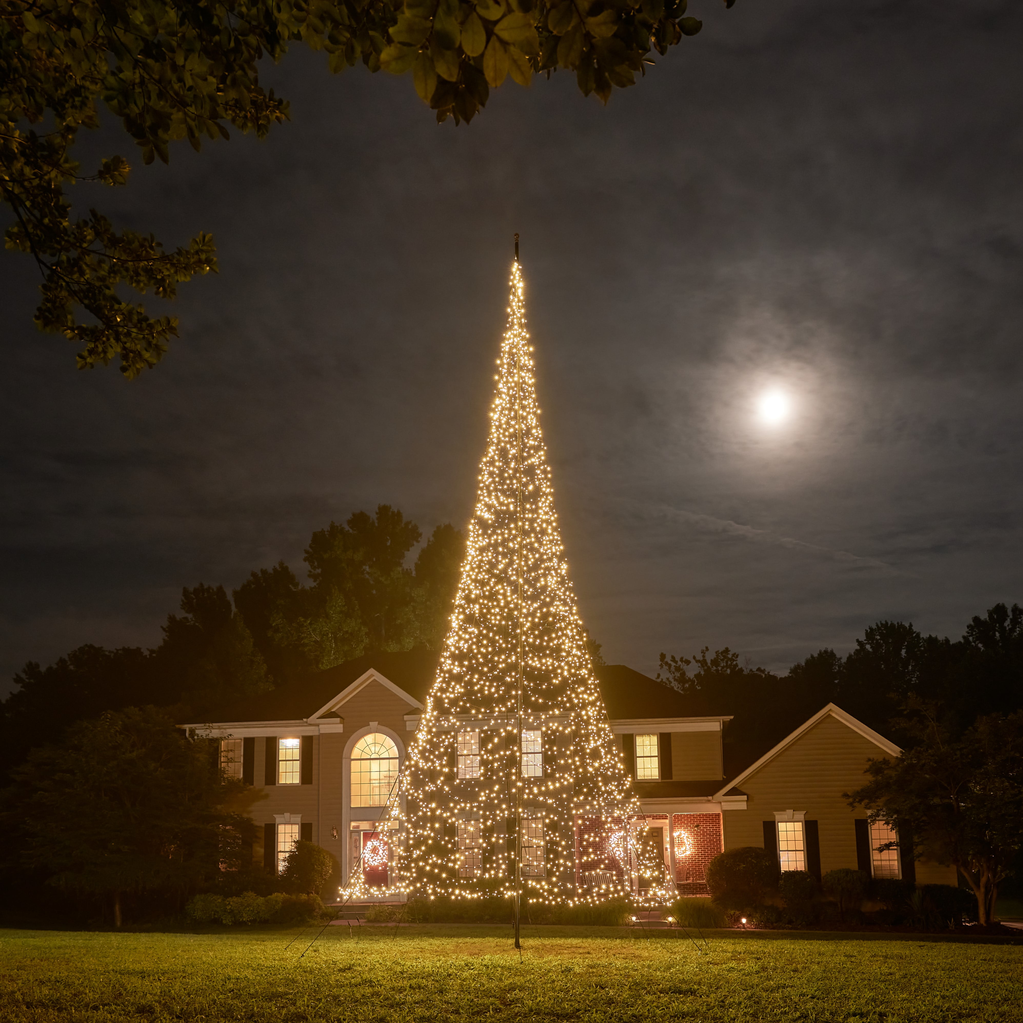 Fairybell Flagpole Outdoor LED Christmas Tree 33ft 4,000 LEDs LED