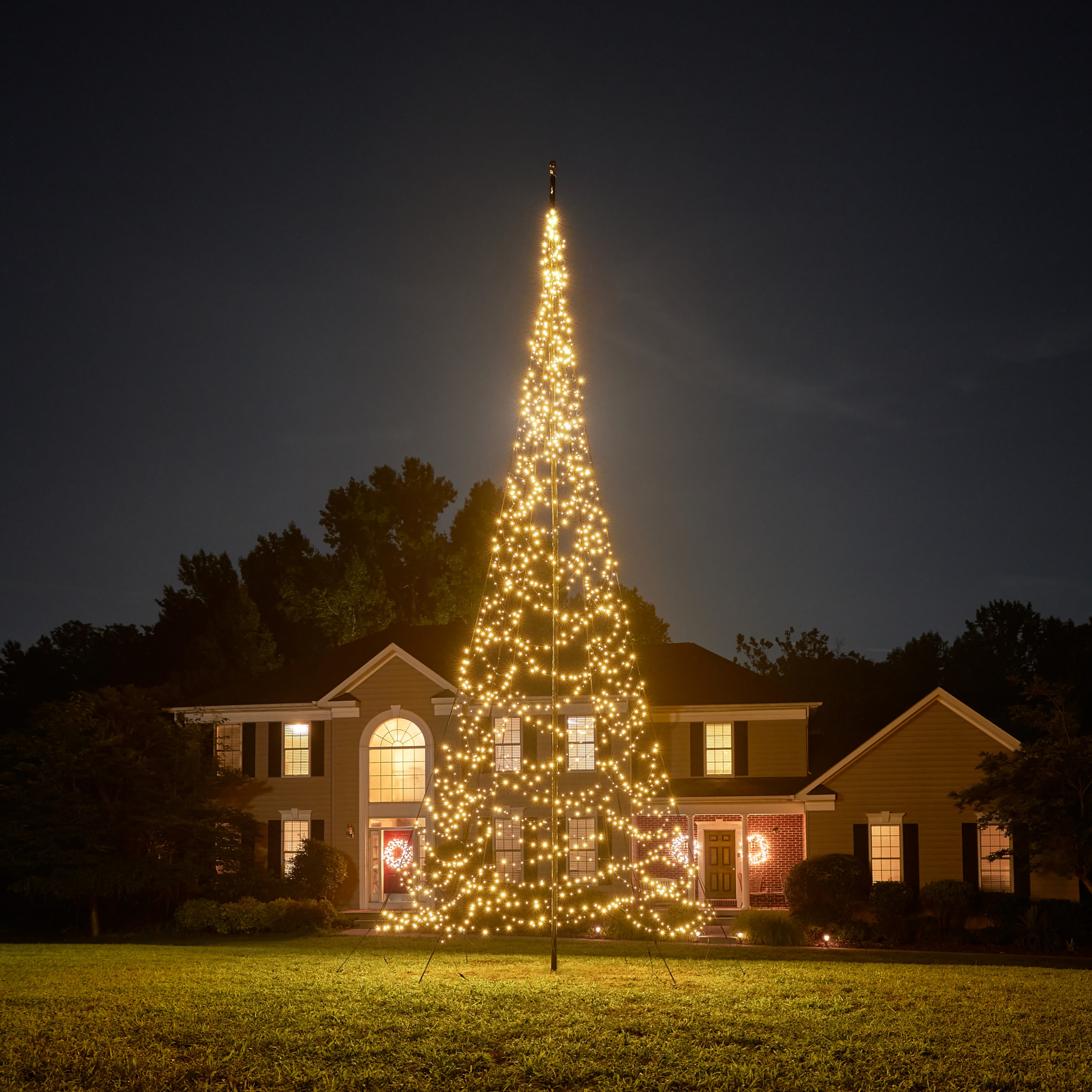 https://i5.walmartimages.com/seo/Fairybell-Outdoor-LED-Christmas-Tree-25FT-1500-LED-Lights-Easy-Install-Warm-White-Color-Pole-Sold-Separately_2f7619a5-7750-4cff-b4d5-844c5d7a7211.01f4954108c898f4b6f189a48c07c854.jpeg