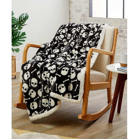 Faith, Hope, Love Home Dcor Skull & Bones Black Microplush Sherpa Throw - 50" X 60"