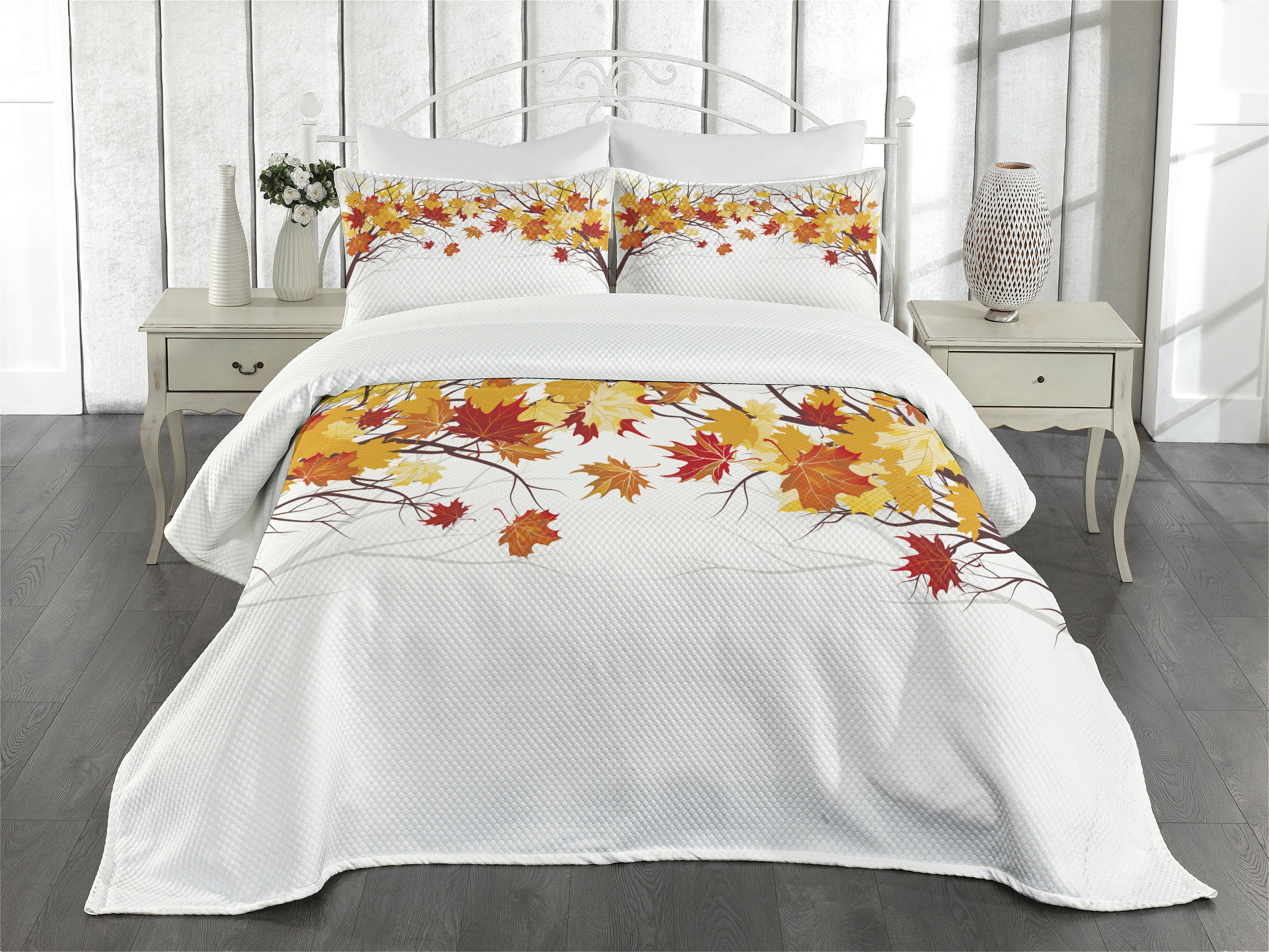Fall Bedspread Set Queen Size, Image of Canadian Maple Tree Leaves in