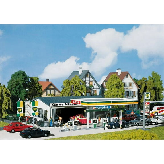 Faller HO Scale Building/Structure Kit BP Petrol/Gas Station with Service Bay