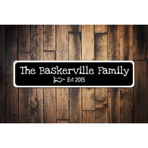 Family Est. Date Sign Pointing Hand Last Name Metal Aluminum Sign Custom Wedding Decor Wedding Gift - Wedding Signs - Size: 16 x 4 Inches