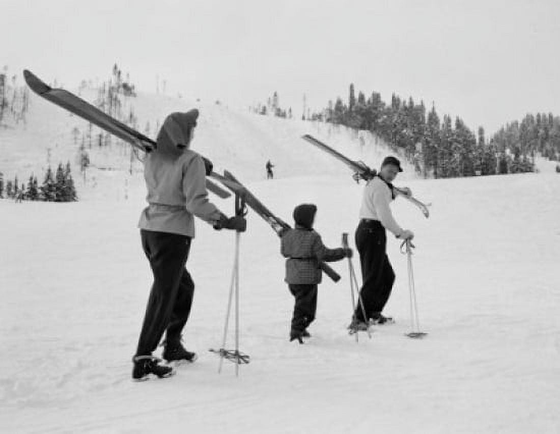 Family skiing Canvas Art -  (24 x 36)