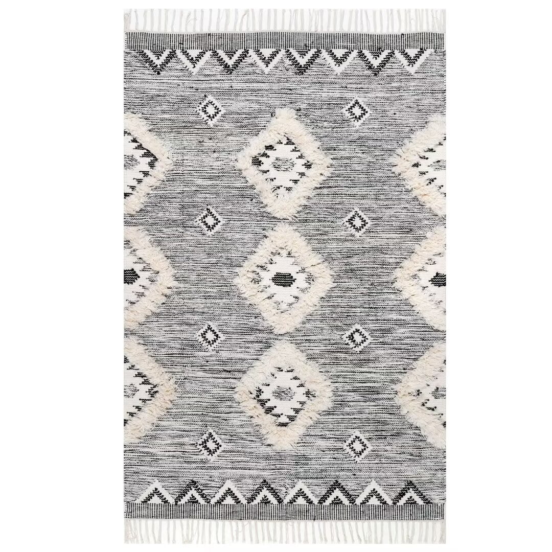 Handmade Moroccan Tasseled 3' x 5' Black Wool Shag Rug