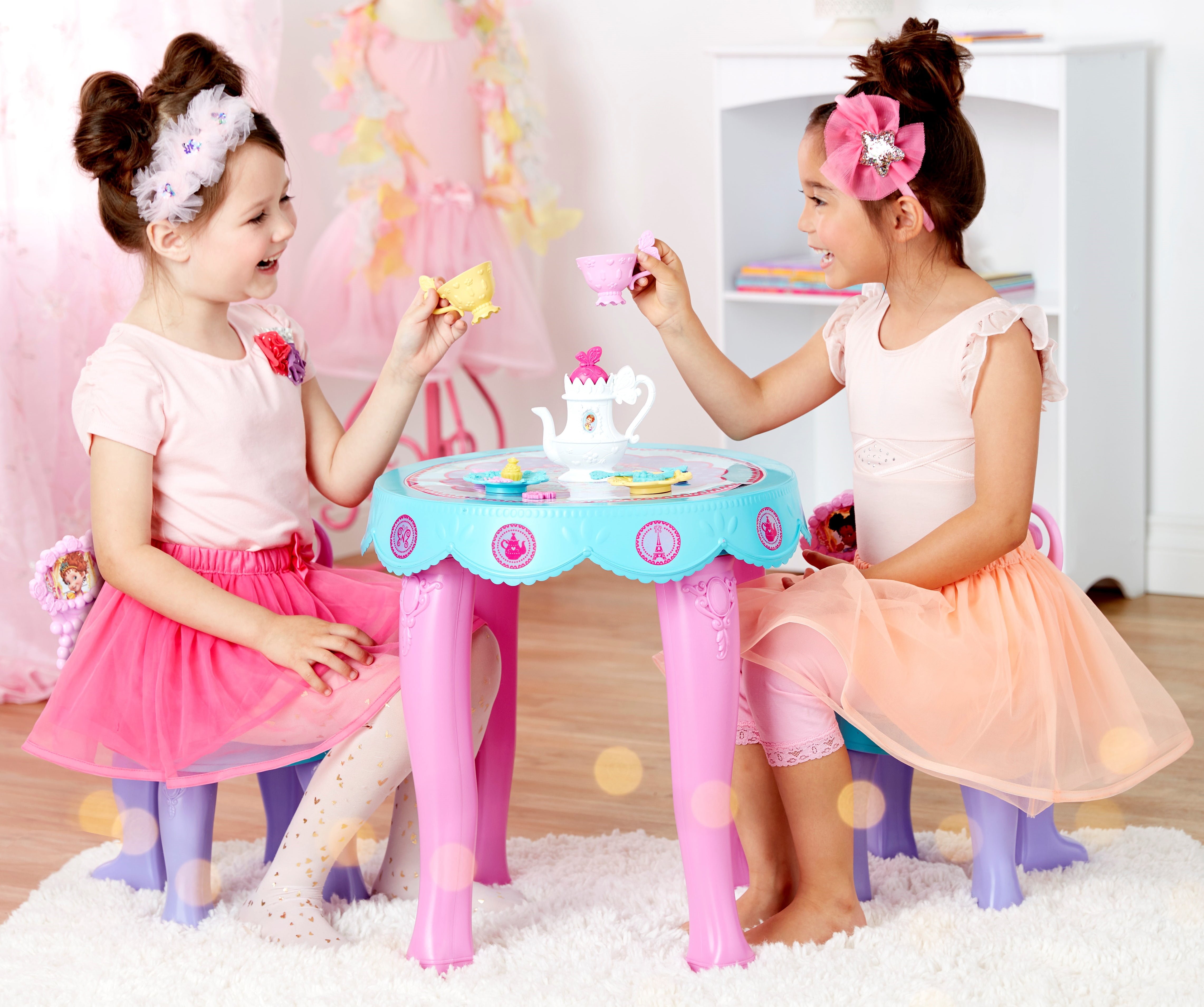 Child tea party top table and chairs