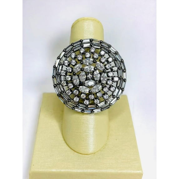 Fancy ring