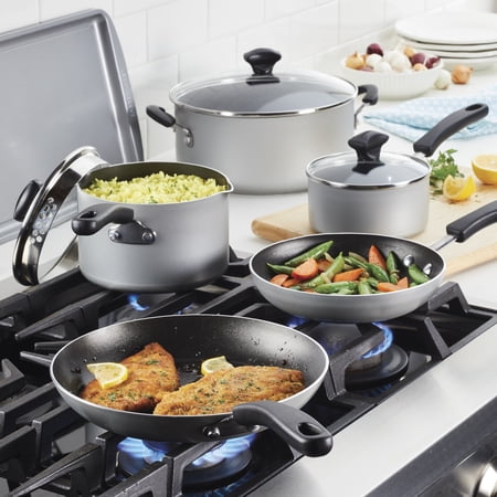 Farberware Cookstart Aluminum DiamondMax Nonstick Straining Saucepan, 3-Quart, Silver