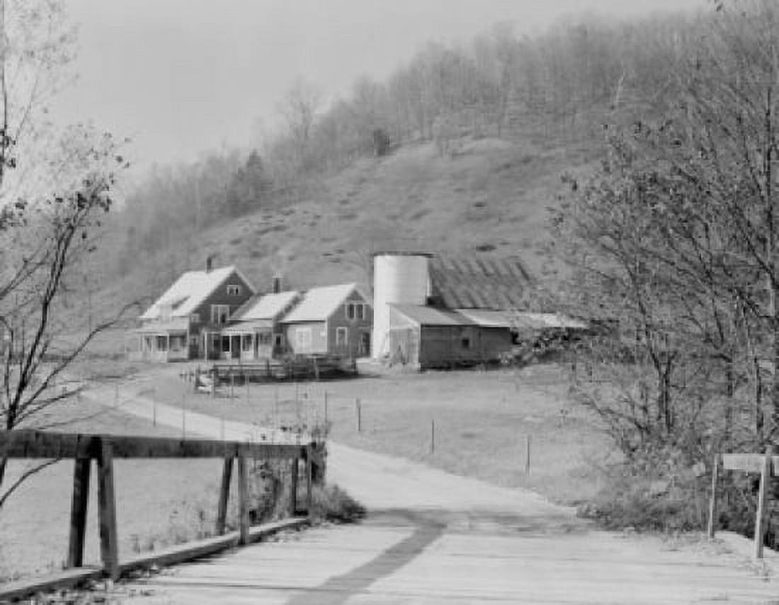 Farm with wooden bridge Canvas Art - (18 x 24)