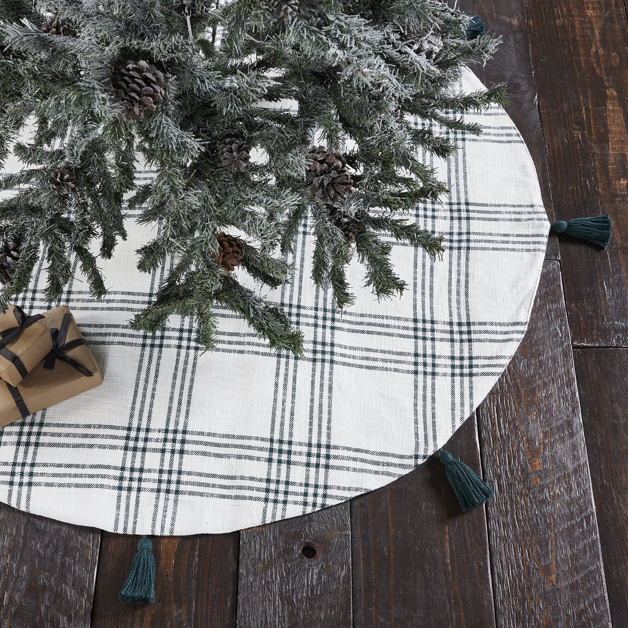 Pine Grove Plaid 48" Green and White Cotton Tree Skirt