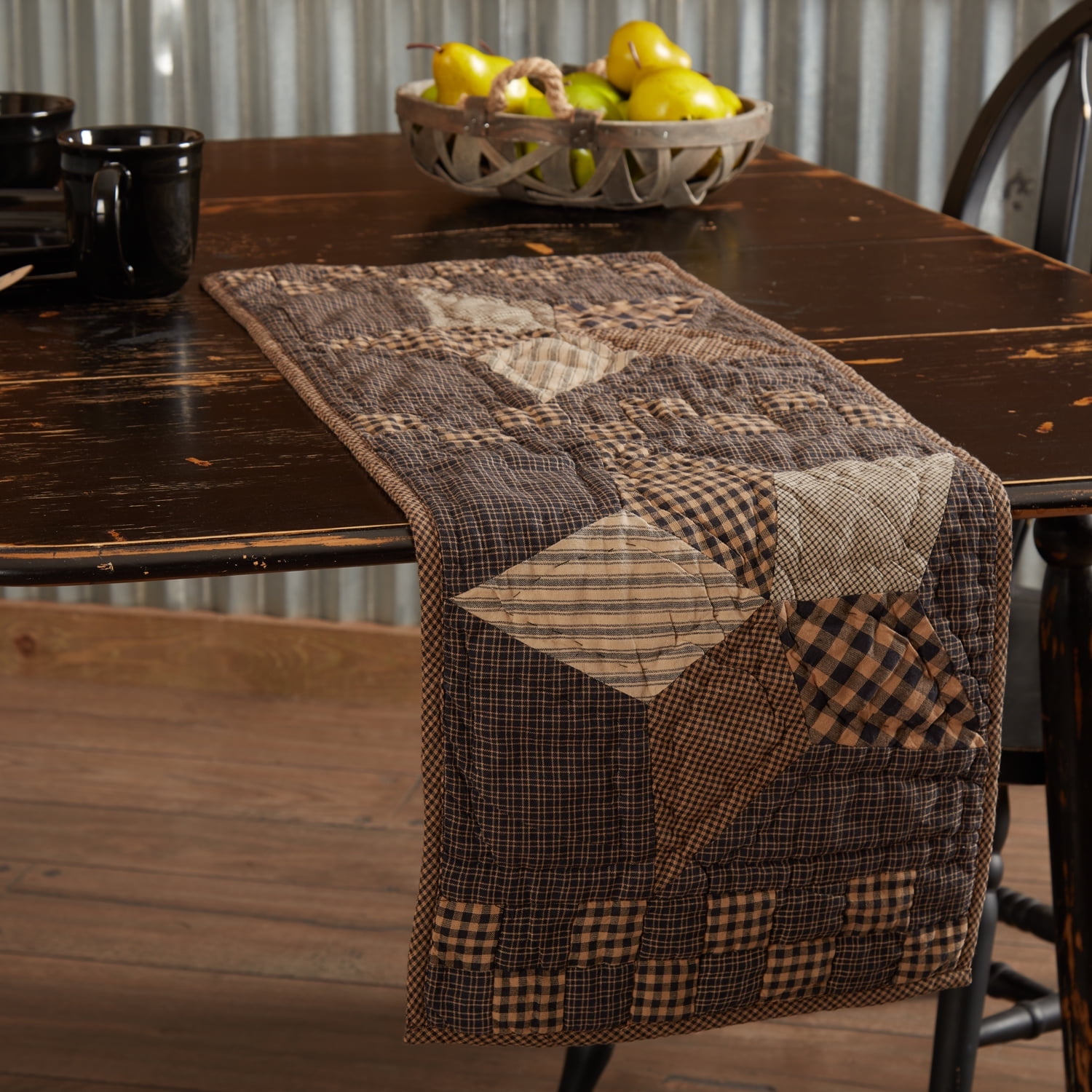 Farmhouse Star Quilted Cotton Table Runner in Black and Tan