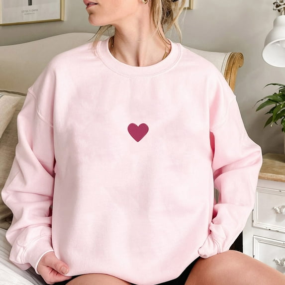 Fartey Love Heart Graphic Sweatshirts for Women Valentines Day Fleece Lined Pullover Tee Tops Warm Cozy Crewneck Long Sleeve Drop Shoulder Sweatshirt