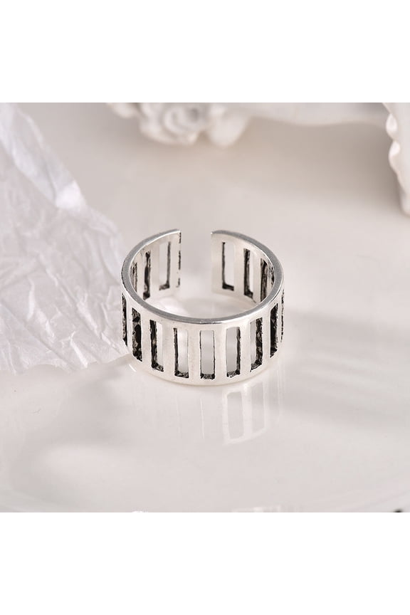 Fashion Womens Ring: Retro Twine Cross Connect Design, Electroplated Geometric Copper Ring, Must-Have Jewelry Accessory