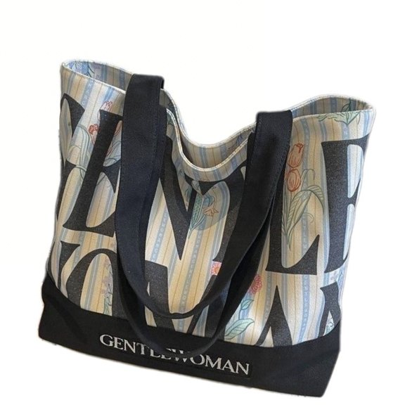 Fashion handheld alphabet canvas bag women's new niche large-capacity college students commute to class shoulder tote bag