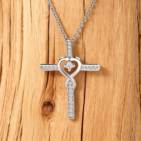 Fashionable 925 Sterling Silver Cross Pendant For Women With Diamond Infinity Heart Clasp Elegant Versatile High-End Feel