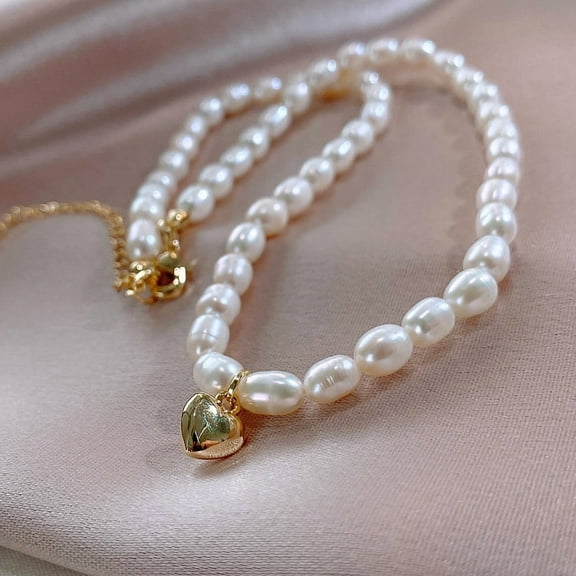 Fashionable Freshwater Pearl Necklace For Women