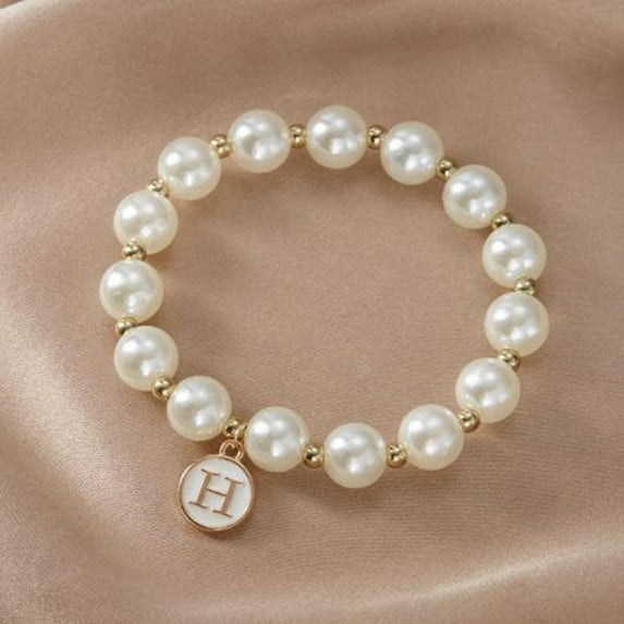 Fashionable Imitation Pearl Alphabet Bracelet - Versatile Elastic Cord Beaded Bracelet for Women Unique for Loved Ones