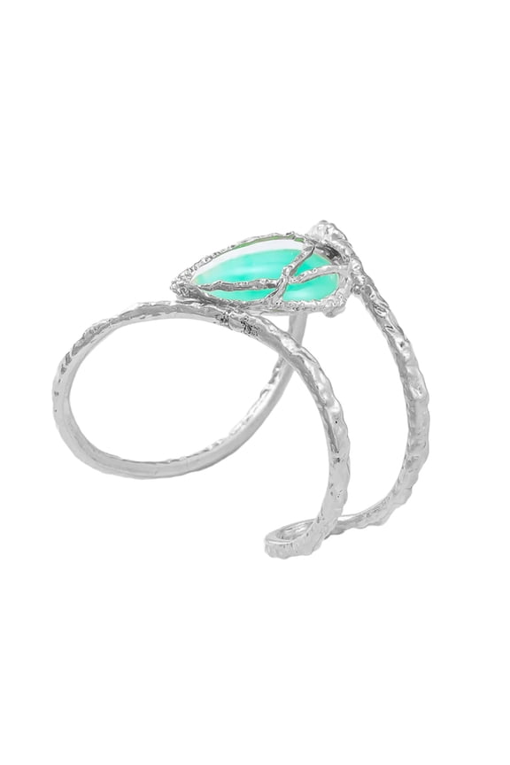 Fashionable Teardrop Bracelet With Elegant Vine Pattern for Modern Women