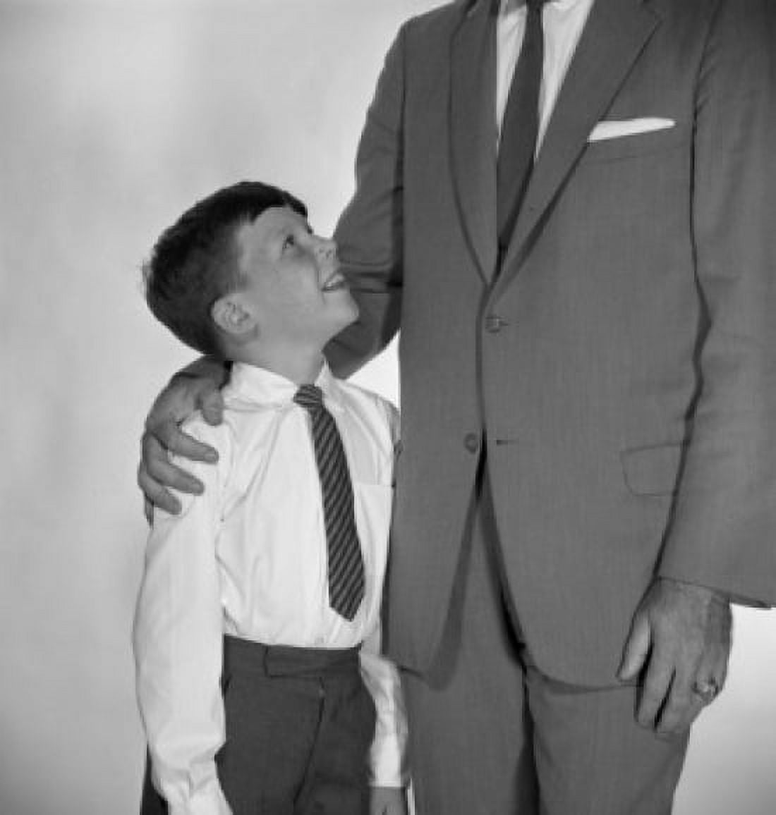 Father embracing son Canvas Art - (18 x 24)