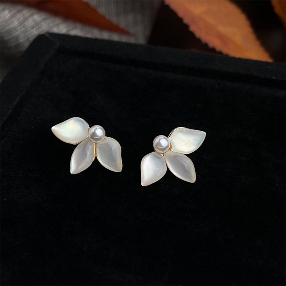 Faty-T Calamus Flower Stud Earrings, Elegant And Fashionable, With Zirconia Butterfly-Shaped Earrings