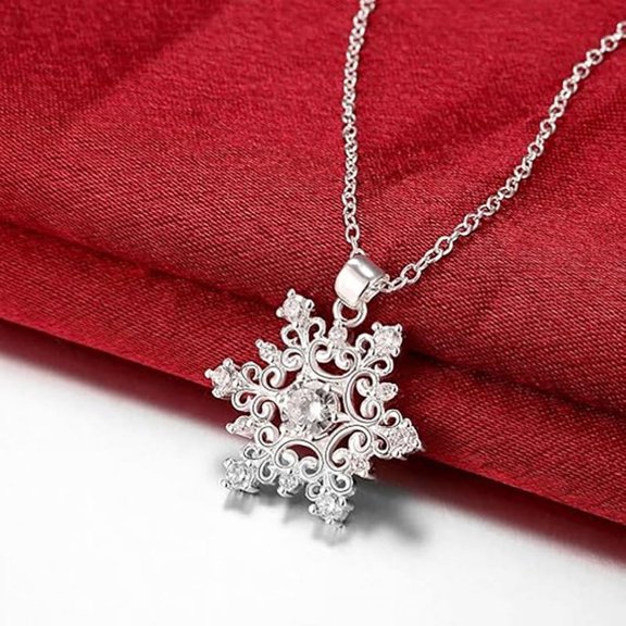 Faty-T Openwork Snowflake Pendant Necklace, Clear Cubic Zirconia Inlaid Fashion Jewelry, Silver Plated Winter Holiday Decorative Necklace Gift
