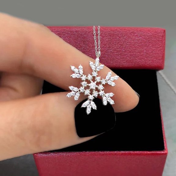 Faty-T Snowflake Necklace for Women Christmas Necklace Cubic Zirconia Sparkle Snowflake Necklace Christmas Jewelry Gifts