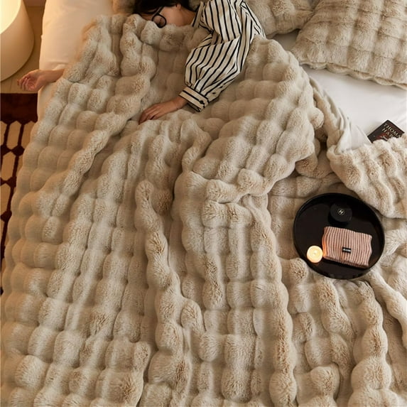 Faux Fur Throw Blanket for Couch Chair Sofa Bed Living Room, Super Soft Fluffy and Fleece Warm Shaggy Fuzzy White Blankets King in Fall Winter A106