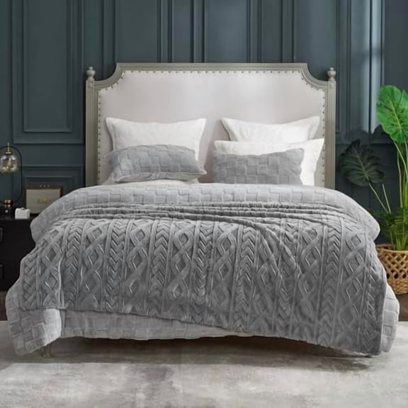 Faux Fur Throw Blanket for Couch, Jacquard Fuzzy Plush Soft Thick Winter Throw Blanket for Sofa Bed Living Room Bedroom，60"x80" Grey