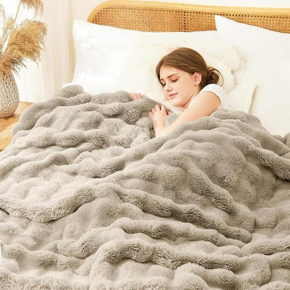 Faux Rabbit Fur Blanket: 60" x 80" Twin Luxury Soft Fluffy Thick Fur Throw Blanket for Couch Bed Sofa - Cozy Plush Bubble Blankets for Winter: Flannel Fleece Decorative Blanket(Castle Grey)