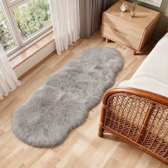 Faux sheepskin rug 2'x4', gray machine-washable plush rug, suitable for use beside the bed in the bedroom, living room, and kids' room