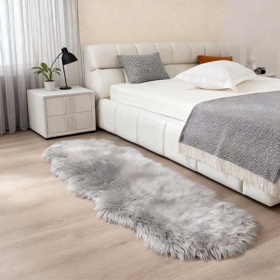 Faux sheepskin rug 2'x6', gray machine-washable plush rug, suitable for use beside the bed in the bedroom, living room, and kids' room