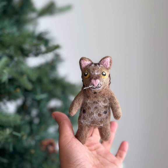 Felt Finger Puppet: "Huhu" The Brown Tabby