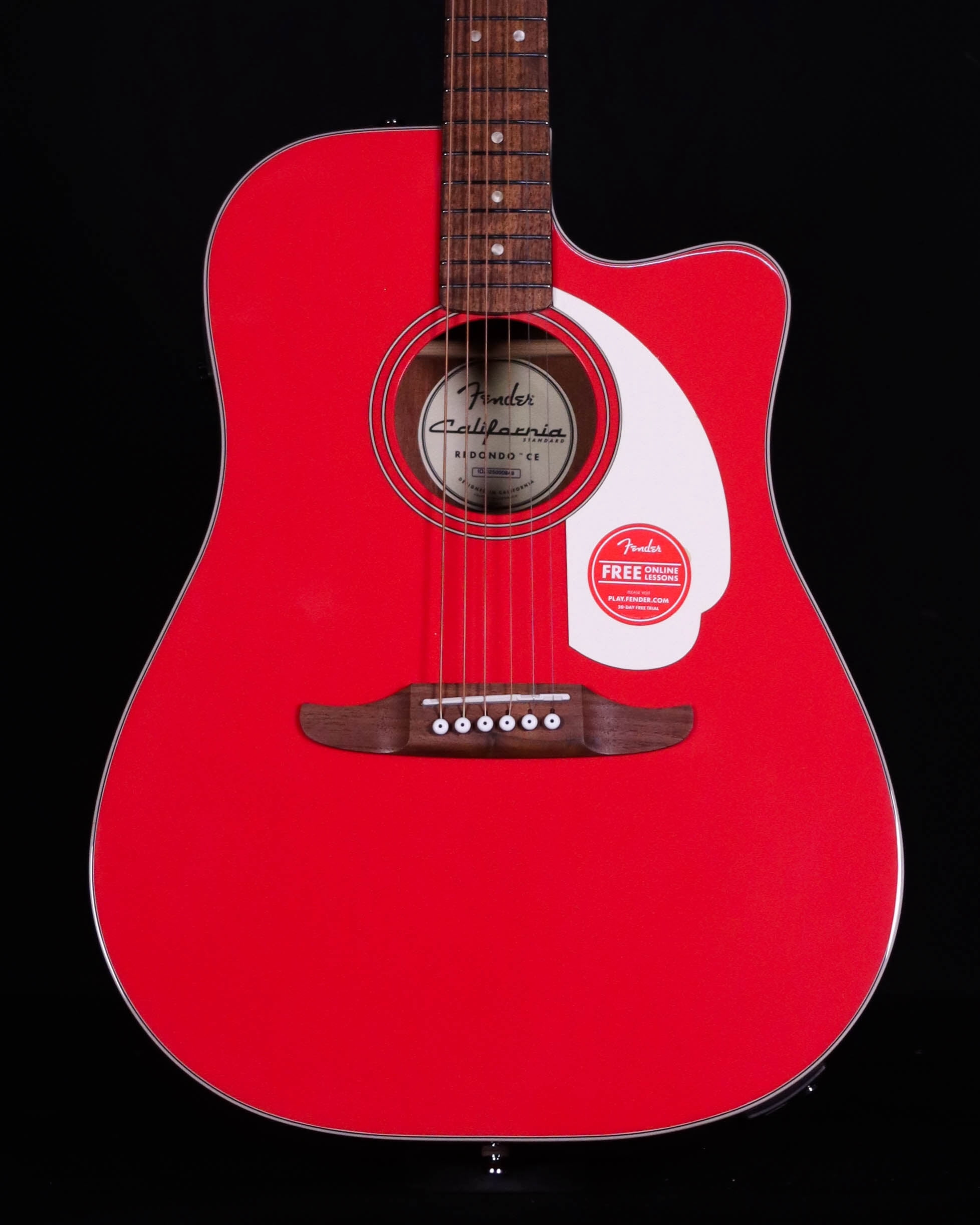 Fender  California Standard Redond CE, Spruce Top, Black Pickguard, 3-Color Sunburst