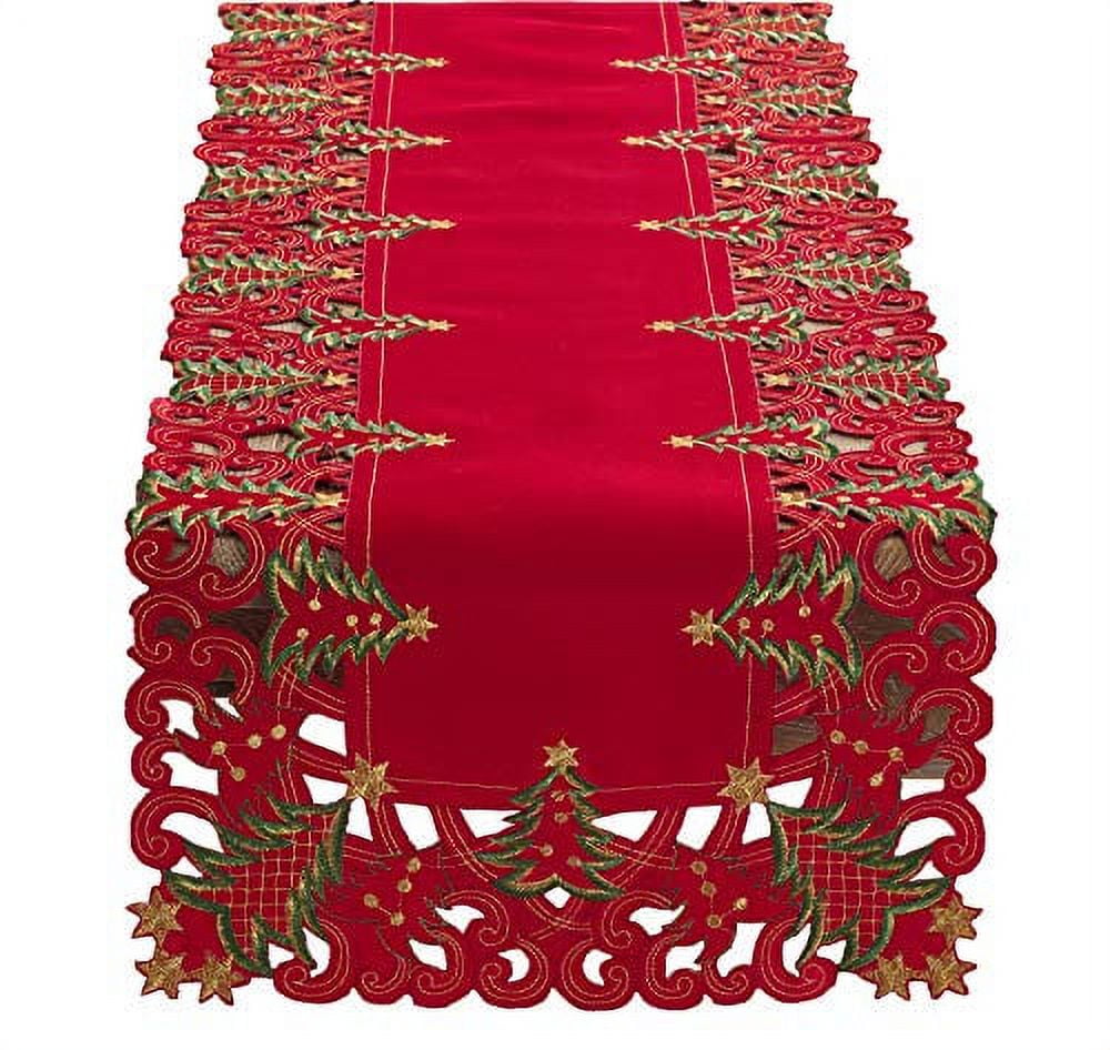 Fennco Styles Embroidered Snowflake Christmas Table Cloth Napkins 20 x 20  Inch, Set of 4 - Red Dinner Napkin for Holiday Décor, Banquets, Family  Gathering, and Special Events 
