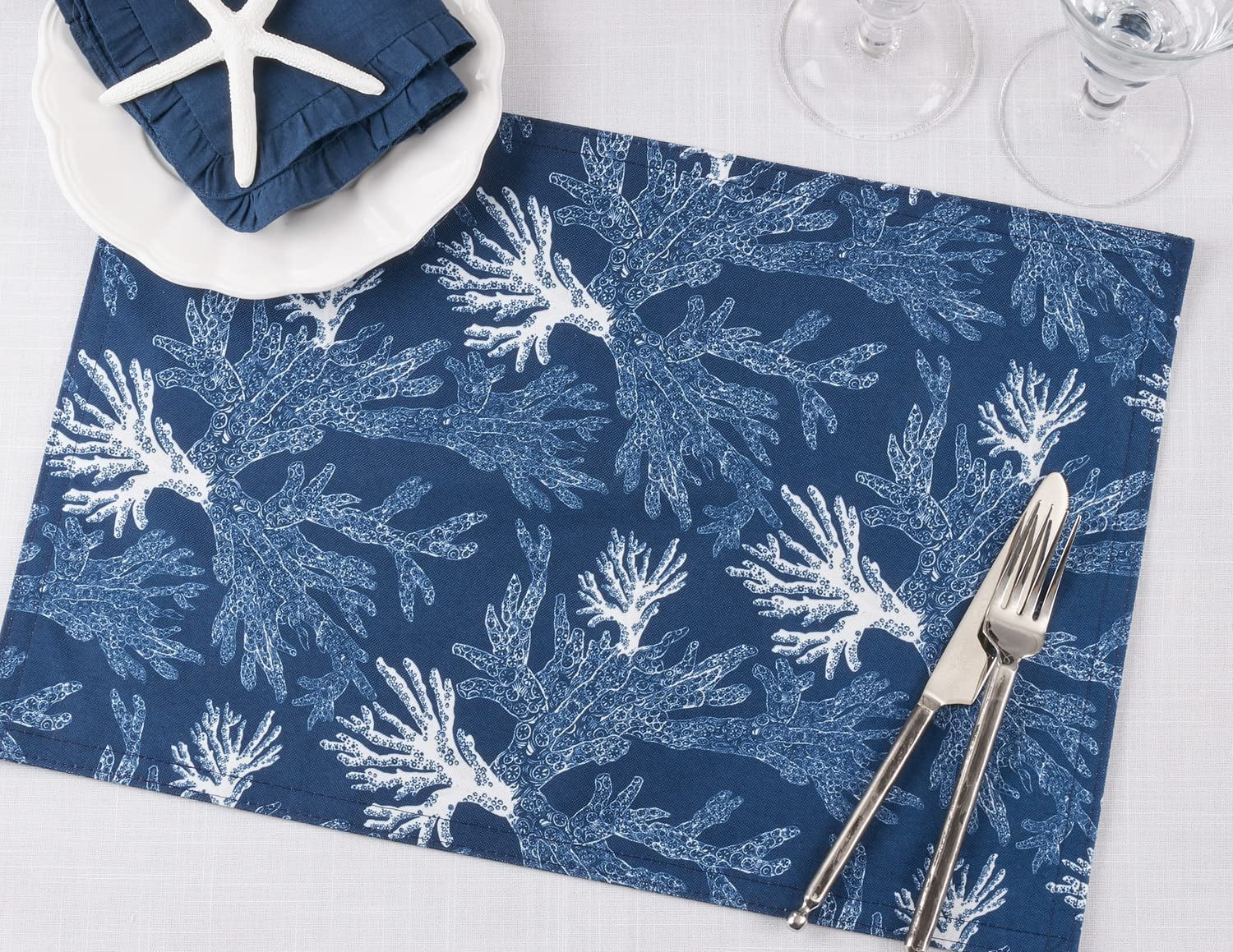 Fennco Styles Sea Coral Print Coastal Tablecloth 20x20 Cloth Napkin, Set of 4