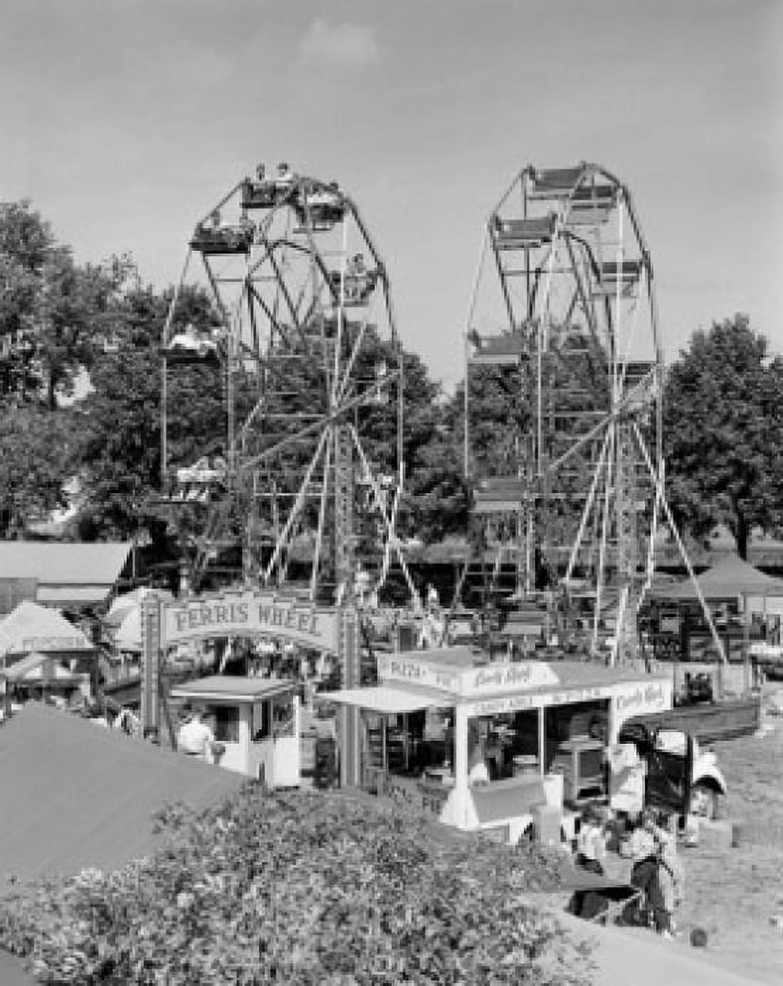 Ferris wheels at fun fair Canvas Art - (24 x 36)