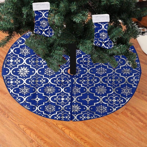 Festive Tree Mat and Accent Socks Set with Coordinated Design for Christmas Party Decor and Multi-Functional Home Accenting