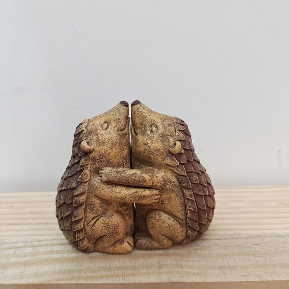 Fiaya Women Resin Couple Animal Sculpture, 1pc Animal Partner Garden Ornament, Vintage Rustic Decoration for Home Garden Decoration, 3.54×3.94inch (Hedgehog)