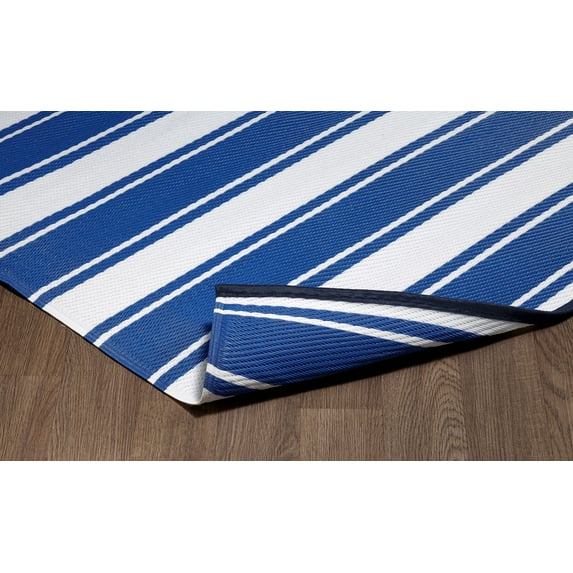 Fiesta Premium Quick Dry Reversible Indoor/Outdoor Plastic Rug, 48" x 72"