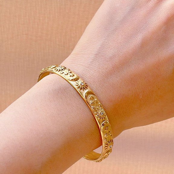 Findci New Fashion Embossed Sun Moon Bracelet Personality Titanium Steel Ring