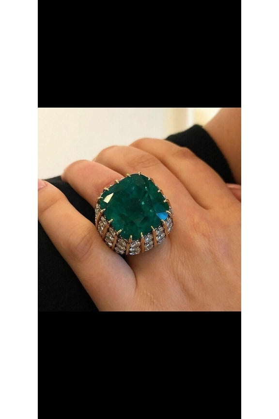 Fine jewelery Mens Ring 4 Ct Emerald Cut Emerald Diamond Green Ring