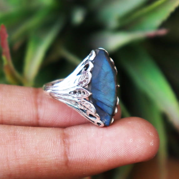 Fire Blue Labradorite Ring, 925 Sterling Silver Ring, Natural Labradorite Ring, Charm Ring, Statement Ring, Handmade Ring, Personalized Gift