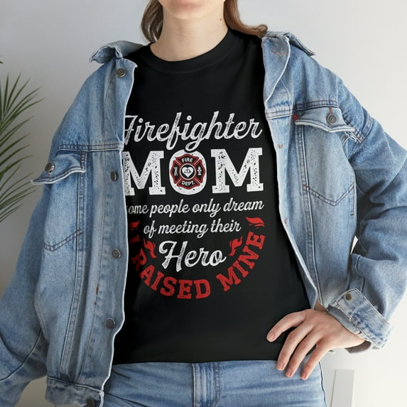 Firefighter Mom Firemen Proud Moms T-Shirt
