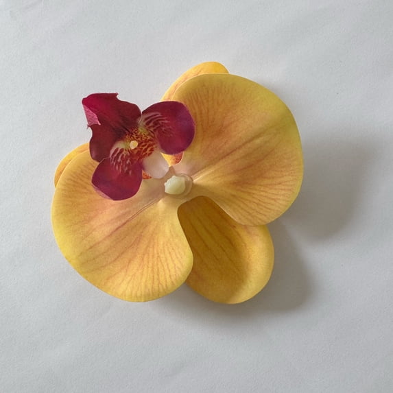 Firefly Hope 30-Pack Luxury Faux Silk Realistic Phalaenopsis Orchid Heads, Lifelike Artificial Butterfly Orchid Petals for DIY Craft, Home Decor, Wedding Bouquets & Party Centerpieces, Yellow