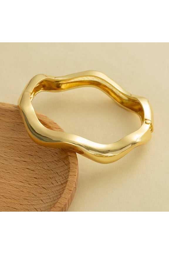 Women's Fashion Statement Cuff Bracelets, Chunky Golden Stackable Bangles, Bold Large Style Jewelry Pieces, Ideal Presents for Daily Wear & Gifting, S8