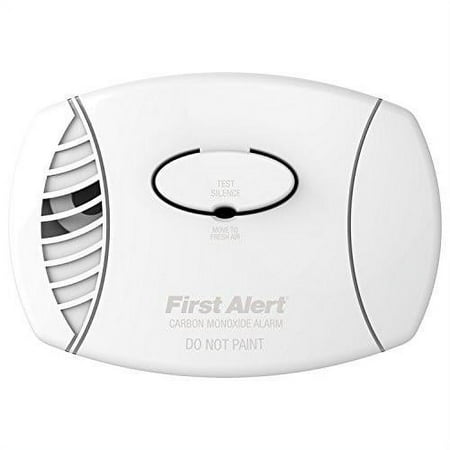 First Alert CO605 Plug-In Battery Backup CO Alarm, 1 Pack, White Plug in Alarm with Battery Backup