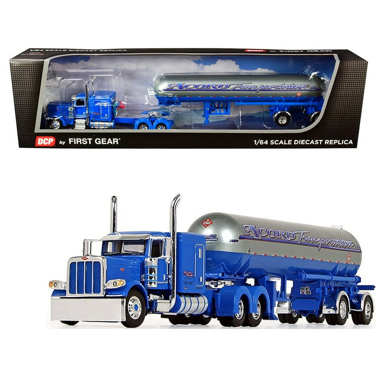 First Gear 60-0690 Peterbilt 389 with 63 Flattop Sleeper Cab